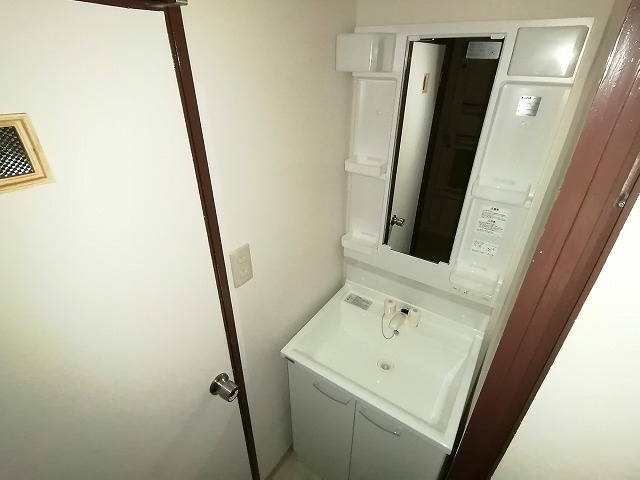 神戸市長田区高取山町２丁目の賃貸マンションの洗面所