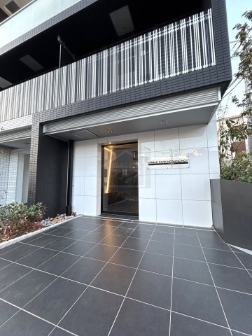 杉並区堀ノ内２丁目の賃貸マンションのエントランス