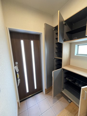 【その他】 | 中古一戸建　高知市旭天神町（東棟　未使用） | 玄関ホール