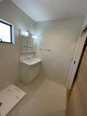 【脱衣所】 | 中古一戸建　高知市旭天神町（東棟　未使用）