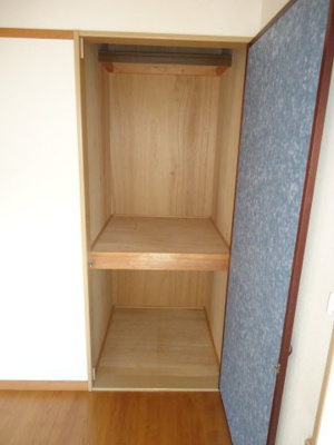 【その他】 | シャイン沖野上C棟 | 北側洋室6帖の収納