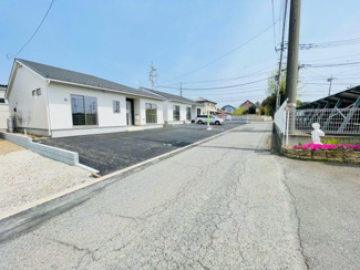 【前面道路含む現地写真】