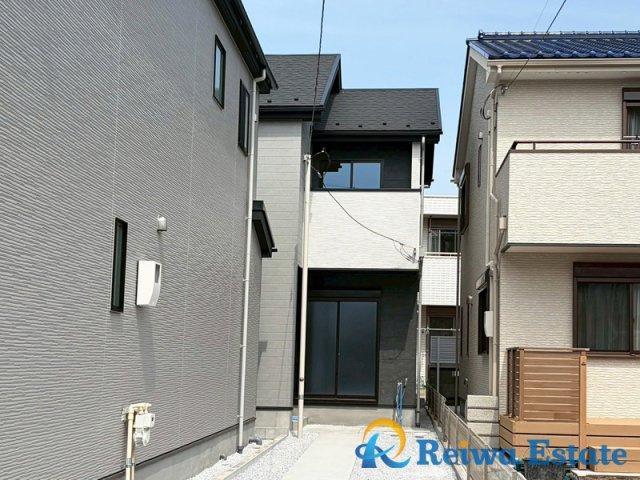 新築戸建　茅ヶ崎市東海岸南4丁目の外観|カースペース2台分付きの3LDKのお家。
