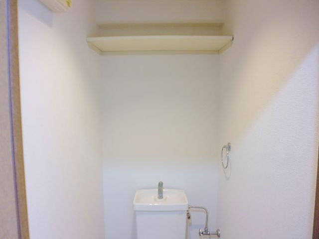 YKハイツ松の内のトイレ