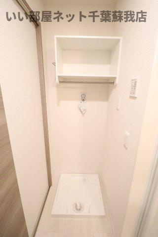 フォレストウッド　B棟の洗面所|明るい洗面所です