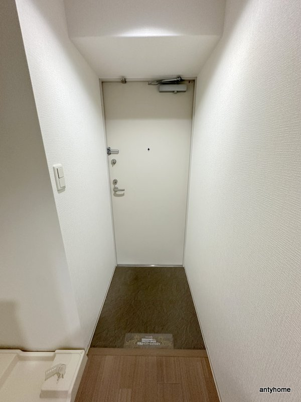 SERENiTE北浜　仲介手数料無料の玄関