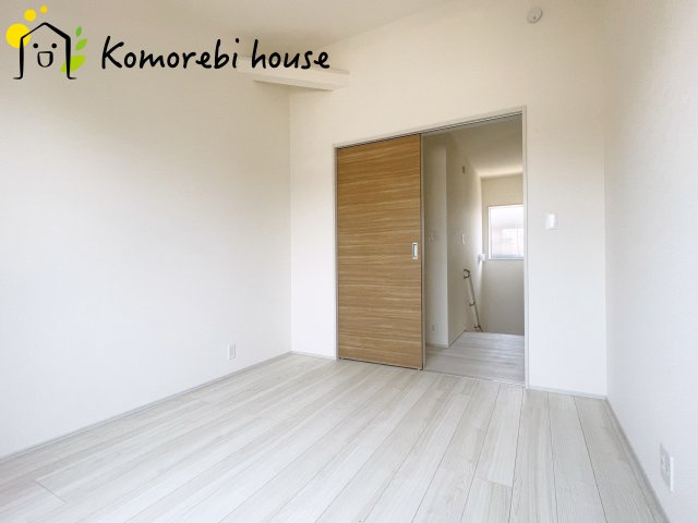 上尾市小泉7丁目　3期　新築一戸建て　ブルーミングガーデン　01の洋室|個人の部屋や寝室として使える洋室です