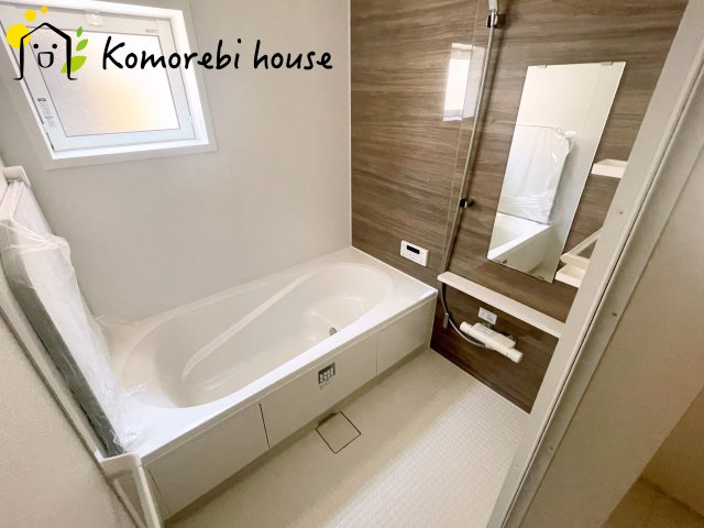 上尾市小泉7丁目　3期　新築一戸建て　ブルーミングガーデン　01の浴室|ゆったり過ごせるお風呂です
