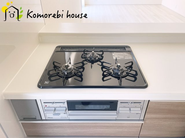 上尾市小泉7丁目　3期　新築一戸建て　ブルーミングガーデン　01のキッチン|お料理しやすいキッチンです