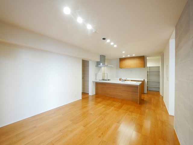 シャトードール　プレミアの居間・リビング|こちらの居間で趣味の時間をお楽しみください