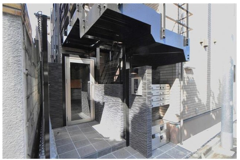 中野区若宮１丁目のアパートのエントランス