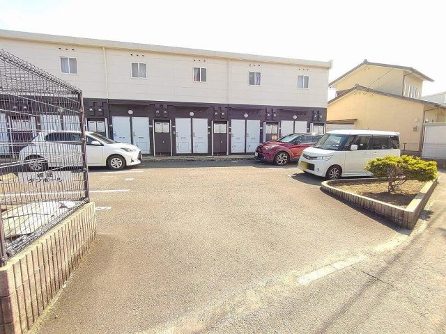 レオパレスプリマヴェーラの駐車場|画像8