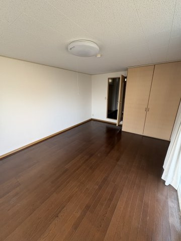 レジデンスけやきの洋室|ゆったりした洋室です