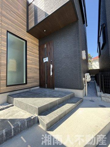 茅ヶ崎市東海岸北４丁目７４３３番２新築戸建の玄関|玄関です