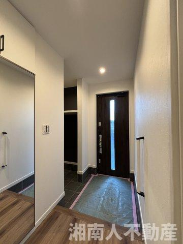 茅ヶ崎市東海岸北４丁目７４３３番２新築戸建の玄関|ゆったりとした玄関です