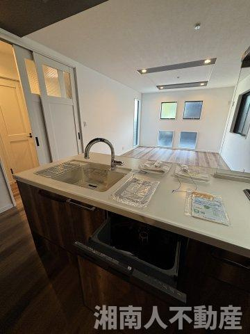 茅ヶ崎市東海岸北４丁目７４３３番２新築戸建のキッチン|コンパクトなキッチンで掃除もラクラク