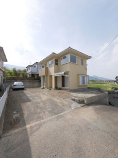 【外観】 | 南アルプス市山寺 平成中古戸建 敷地面積211.07ｍ2(63.84坪) 建物面積96.88ｍ2