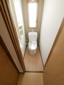 【トイレ】 | 南アルプス市山寺 H6年築の建物一新済の中古戸建 全室南向き | 1階トイレも新品交換済み