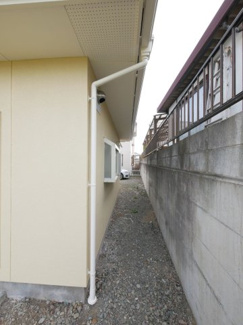 【周辺】 | 南アルプス市山寺 H6年築の建物一新済の中古戸建 全室南向き | 西側隣地境界