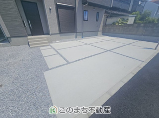 【駐車場】 | Erde小山市若木町6期　2号棟 | お車並列３台分ご用意しております♪
