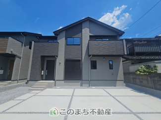 【外観】 | Erde小山市若木町6期　2号棟 | 閑静な住宅地は、伸び伸びスローライフを叶えてくれます。自然豊富な季節の移ろいを身近に感じられる環境で子育てすれば、お子様もきっと素直に成長してくれるはずです！
