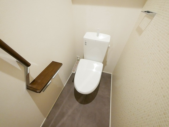 シャトードール　プレミアのトイレ|落ち着いた色調のトイレです