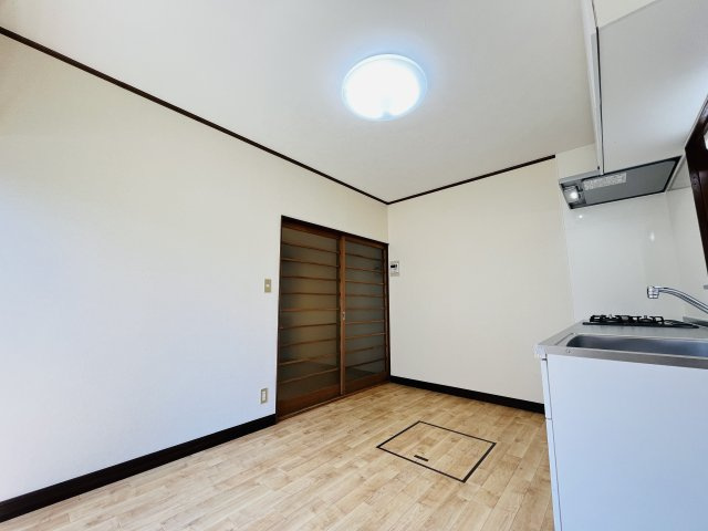 【居間・リビング】 | 熊谷市本石　中古戸建