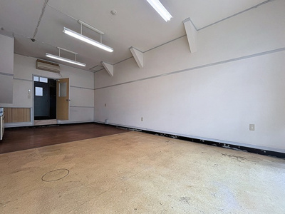 【居間・リビング】 | 朝日東光台住居付テナント