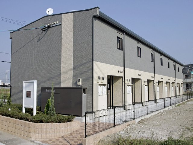 レオパレスウィステリアの外観|画像1