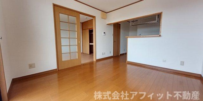 【居間・リビング】 | サン・オーレ奈良津 | LDK11帖