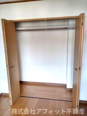 【収納】 | サン・オーレ奈良津 | 洋室5帖のクローゼット