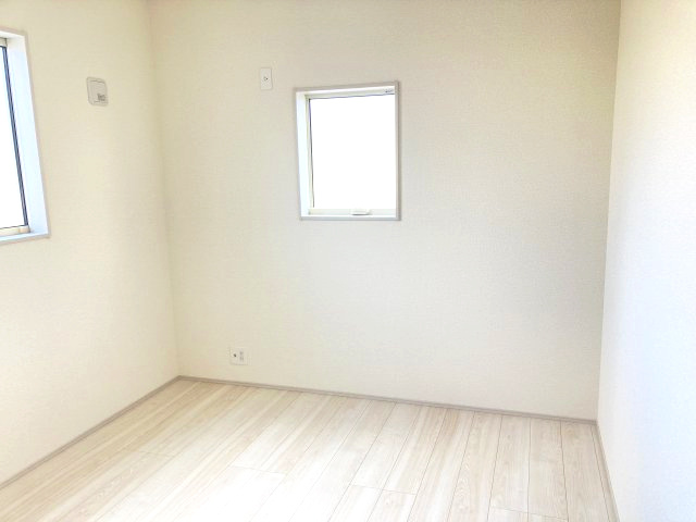 リーブルガーデンS富岡富岡第13　3号棟の洋室|２階洋室3です