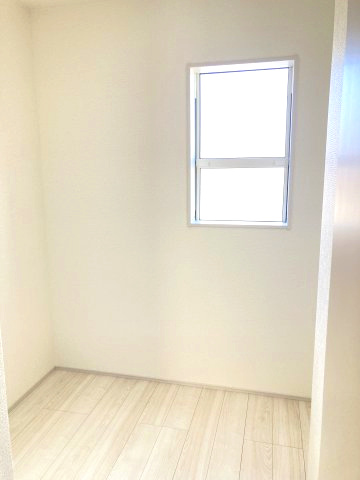 リーブルガーデンS富岡富岡第13　3号棟の収納|2階多目的に使用できるストレージルームです