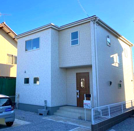 リーブルガーデンS富岡富岡第13　3号棟の外観|富岡市富岡に新築住宅が完成しました。最終１棟です。
お客様のご都合に合わせていつでもご見学頂けます♪
リーブルガーデンはシンプルで飽きのこないデザインでおススメです☆