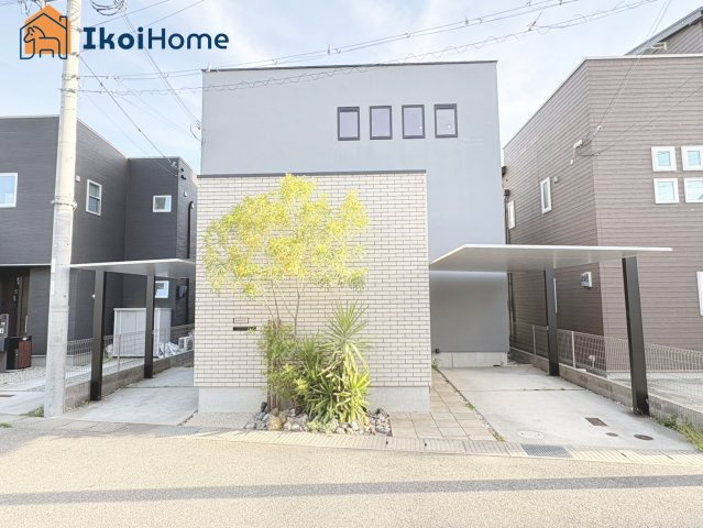 神戸市玉津町西河原　中古戸建の外観|【ホームページに現地動画掲載中】●年中無休：当日予約可●駐車2台可！太陽光完備のオール電化住宅！庭付