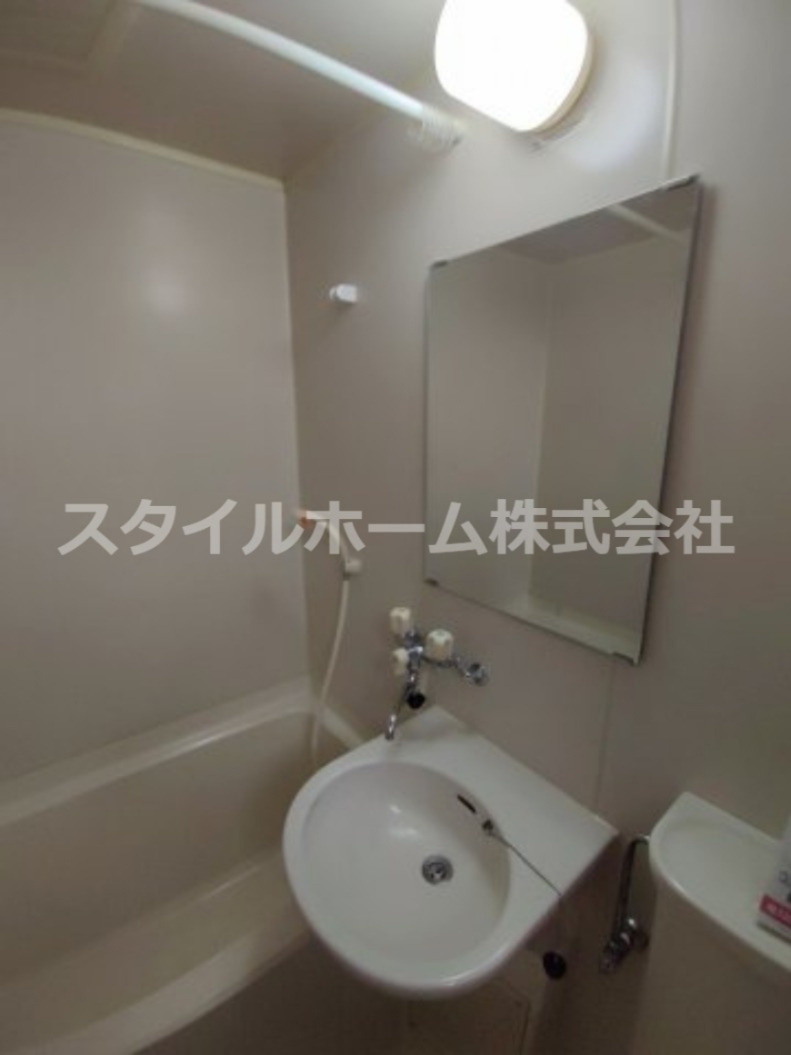 アーバンライフ豊橋の洗面所|別部屋写真です。