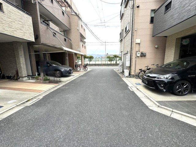 江端町　中古一戸建ての前面道路含む現地写真|■物件内覧・資金計画相談・住宅ローン相談、リフォーム相談、お問合せ受付中■
※当日・翌日のご内覧、ご相談はお電話でのお問合せがスムーズです！