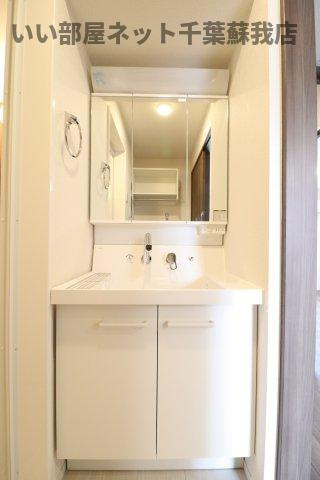 フォレストウッド　B棟の洗面所|忙しい朝には欠かせない洗面所です