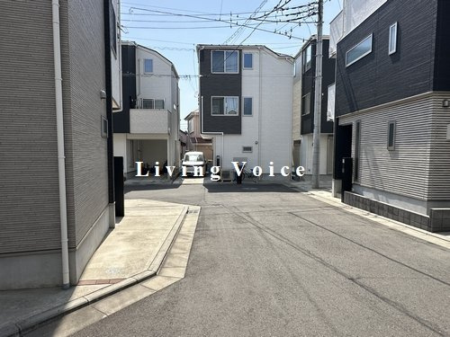 【前面道路含む現地写真】 | 【仲介手数料０円】横浜市緑区東本郷6丁目　中古戸建 | 横浜市緑区東本郷6丁目　中古戸建