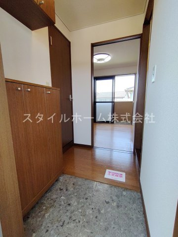 シェリ向山の玄関