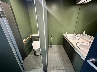 【トイレ】 | 四海ビル | ゆったりとした空間のトイレです