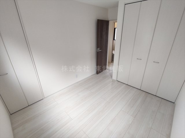 【子供部屋】 | 富士見市渡戸　全1棟 | 洋室5.33帖北西側、子供部屋としても使い勝手の良いお部屋です