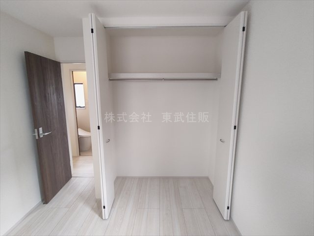 【収納】 | 富士見市渡戸　全1棟 | 洋室5.33帖北西側収納