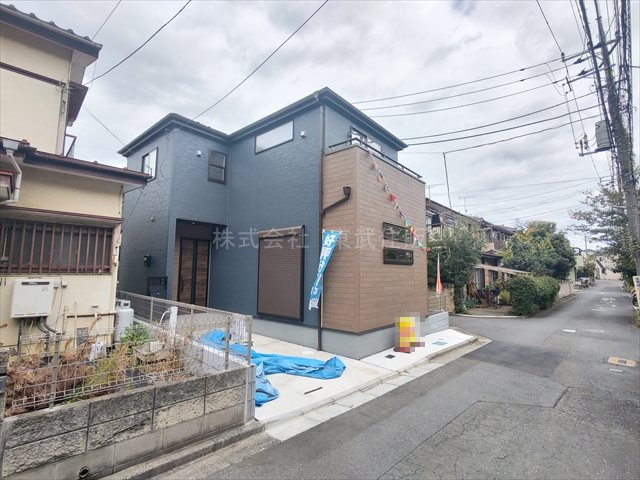 【前面道路含む現地写真】 | 富士見市渡戸　全1棟 | 住環境良好です