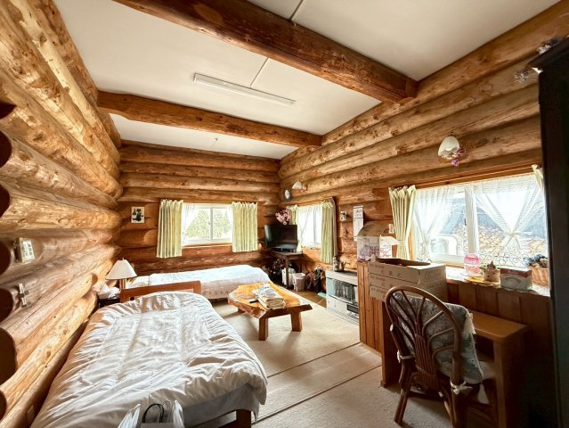 鶴居村【ログハウス】住居付き店舗兼ゲストハウスのその他|1階住居部分