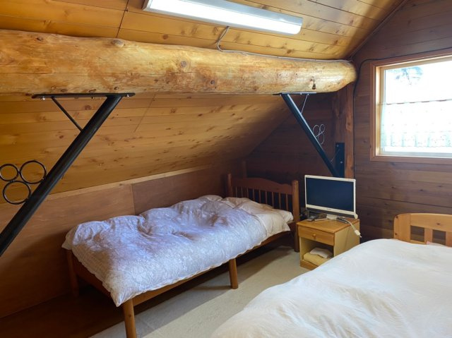 鶴居村【ログハウス】住居付き店舗兼ゲストハウスの内装