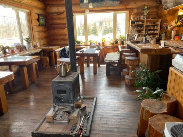 鶴居村【ログハウス】住居付き店舗兼ゲストハウスのエントランス