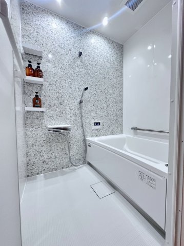 名鉄築浅8BDRシャレー 8BDR ski chalet in Meitetsu built in 2024の浴室