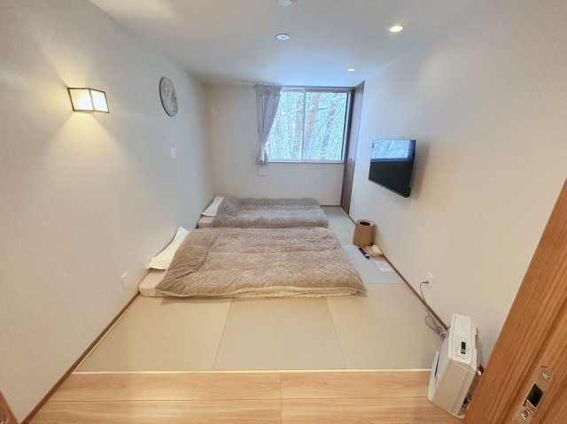 名鉄築浅8BDRシャレー 8BDR ski chalet in Meitetsu built in 2024の洋室