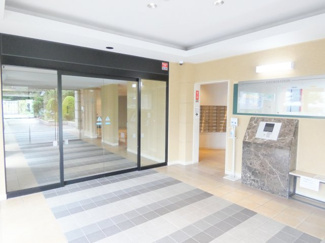 【エントランス】 | オートロック　管理人日勤　防犯カメラなどセキュリティも充実しています